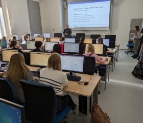 Workshop pro SŠ: Jak efektivně překládat texty
Autor: Eva Polášková