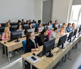 Workshop pro SŠ: Jak efektivně překládat texty
Autor: Eva Polášková