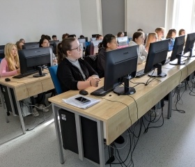 Workshop pro SŠ: Jak efektivně překládat texty
Autor: Eva Polášková