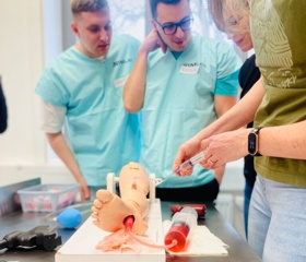 „I záchrana figuríny může být adrenalin,“ říkají absolventi kurzu kritických stavů