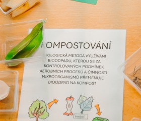 Jarní týden udržitelnosti na Ostravské univerzitě 2025 se uskutečnil ve dnech 22.– 29. dubna a skládal se z Mlýnského SWAPu, květinové poradny a upcyklace oblečení, besedy Proměna Moravskoslezského kraje ve stínu klimatické změny, Dne Země v Komenského sadech se studentskými organizacemi PřF OU a City Nature Challenge Ostrava, vycházkami do přírody za městskou divočinou. Akce se konaly v rámci projektu „Podpora zelených dovedností a udržitelnosti na OU“ reg. č. NPO_OPU_MSMT-2120/2024-4 financováno Evropskou unií NextGenerationEU, NPO a MŠMT.Autor: Jana Greplová