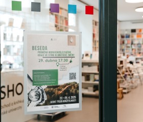 Jarní týden udržitelnosti na Ostravské univerzitě 2025 se uskutečnil ve dnech 22.– 29. dubna a skládal se z Mlýnského SWAPu, květinové poradny a upcyklace oblečení, besedy Proměna Moravskoslezského kraje ve stínu klimatické změny, Dne Země v Komenského sadech se studentskými organizacemi PřF OU a City Nature Challenge Ostrava, vycházkami do přírody za městskou divočinou. Akce se konaly v rámci projektu „Podpora zelených dovedností a udržitelnosti na OU“ reg. č. NPO_OPU_MSMT-2120/2024-4 financováno Evropskou unií NextGenerationEU, NPO a MŠMT.Autor: Jana Greplová
