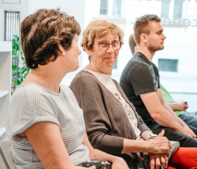 Jarní týden udržitelnosti na Ostravské univerzitě 2025 se uskutečnil ve dnech 22.– 29. dubna a skládal se z Mlýnského SWAPu, květinové poradny a upcyklace oblečení, besedy Proměna Moravskoslezského kraje ve stínu klimatické změny, Dne Země v Komenského sadech se studentskými organizacemi PřF OU a City Nature Challenge Ostrava, vycházkami do přírody za městskou divočinou. Akce se konaly v rámci projektu „Podpora zelených dovedností a udržitelnosti na OU“ reg. č. NPO_OPU_MSMT-2120/2024-4 financováno Evropskou unií NextGenerationEU, NPO a MŠMT.Autor: Jana Greplová