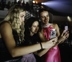 Ples Ostravské univerzity v City Campusu OU na Černé louce 15. března 2025. Autor: Jana Greplová