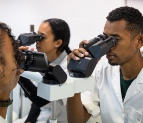 Medici z Toliara University absolvují letní semestr díky Erasmu+ na ostravské lékařské fakultě 