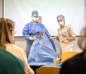 Studenti zubního lékařství zahájili klinickou výuku ve FN Ostrava