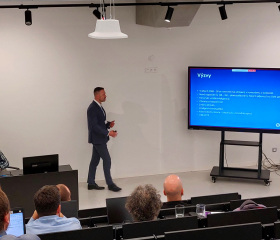 Od jazykových prostředků po sociální dopady - Pracovní porada výzkumného týmu projektu Biografie dezinformace