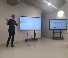 Od jazykových prostředků po sociální dopady - Pracovní porada výzkumného týmu projektu Biografie dezinformace