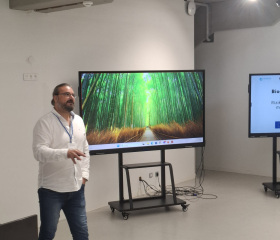 Od jazykových prostředků po sociální dopady - Pracovní porada výzkumného týmu projektu Biografie dezinformace