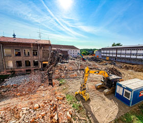 Demolice a příprava území