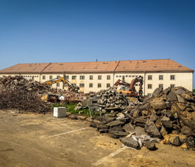 Demolice a příprava území