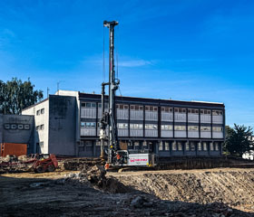 Demolice a příprava území