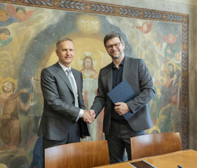 Projekt výstavby dvou nových bloků studentských kolejí / Podpis smlouvy se zhotovitelem