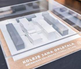 Projekt výstavby dvou nových bloků studentských kolejí / Slavnostní zahájení stavby