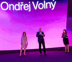 Proděkan pro vědu a výzkum získal prestižní ocenění za svůj přínos v rozvoji inovací a moderních technologií v medicíně Proděkan pro vědu a výzkum získal prestižní ocenění za svůj přínos v rozvoji inovací a moderních technologií v medicíně