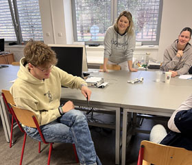 Žáci matičního gymnázia na našem ústavu Žáci matičního gymnázia na našem ústavu