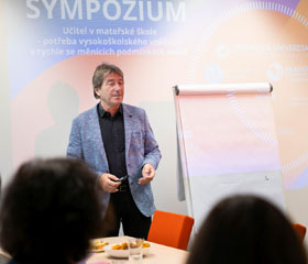 Učitel v mateřské škole – potřeba vysokoškolského vzdělání v rychle se měnících podmínkách světa Učitel v mateřské škole – potřeba vysokoškolského vzdělání v rychle se měnících podmínkách světa