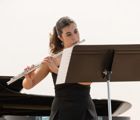 Studentka Katedry dechových nástrojů získala 2. cenu na mezinárodní soutěži Studentka Katedry dechových nástrojů získala 2. cenu na mezinárodní soutěži