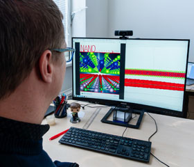 Objev z Ostravy otevírá cestu k nové generaci solárních a kvantových technologií Objev z Ostravy otevírá cestu k nové generaci solárních a kvantových technologií