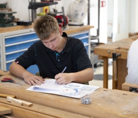 REFRESH - výzkumné a technické aktivity KPV