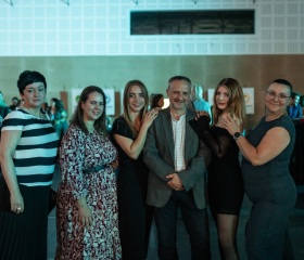 Večeře zaměstnanců