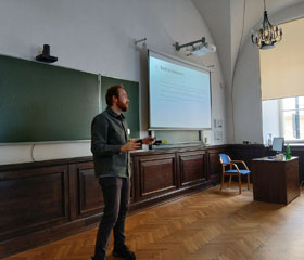 Truth, Use-Conditions, Hyperintensionality: Visegrad Inspirations in Philosophy of Language