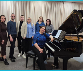 MgA. Jana Vondráčková Ph.D. soustavně působí jako lektorka masterclass, obohacených přednáškami a koncertními vystoupeními na všech interpretačních úrovních
