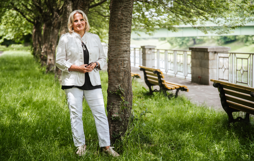 Lenka Krhutová